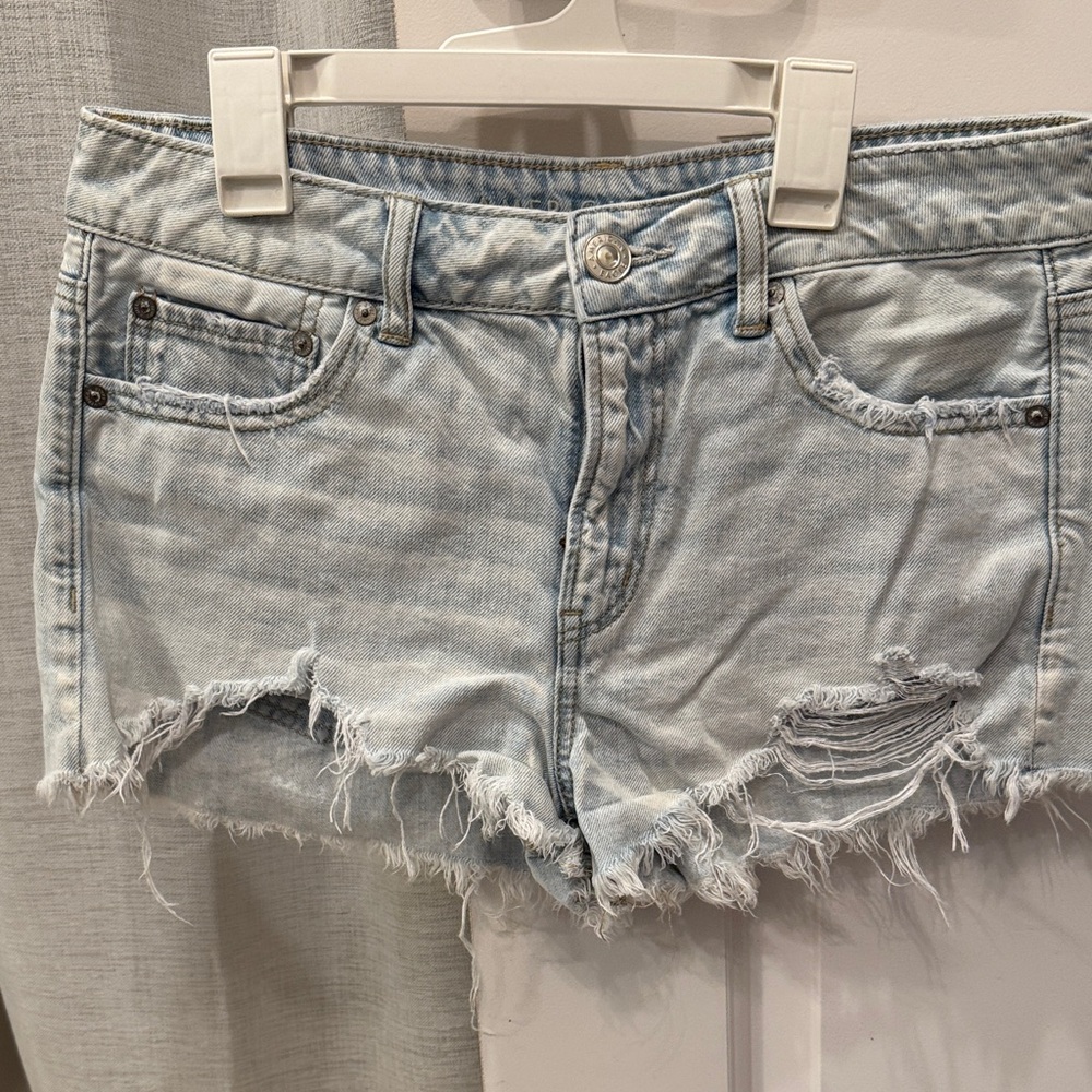 American Eagle Outfitters Light Wash Distressed Jean Shorts